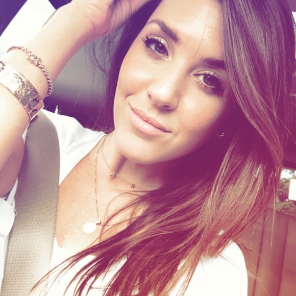 Meet your Posher, Sara - Picture 1 of 1